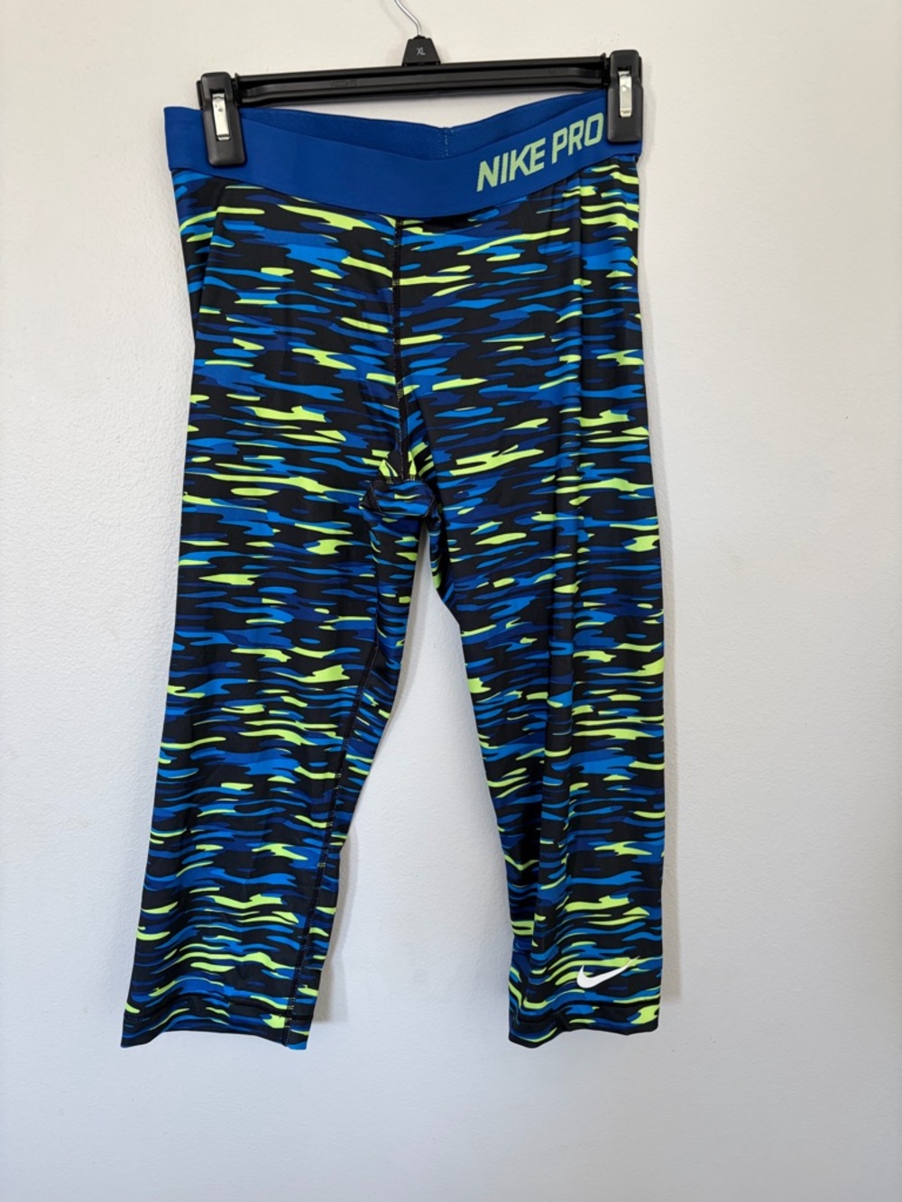 Nike Pro Dri-FIT Capri Leggings Womens Large Blue Lime Green Camo Cropped